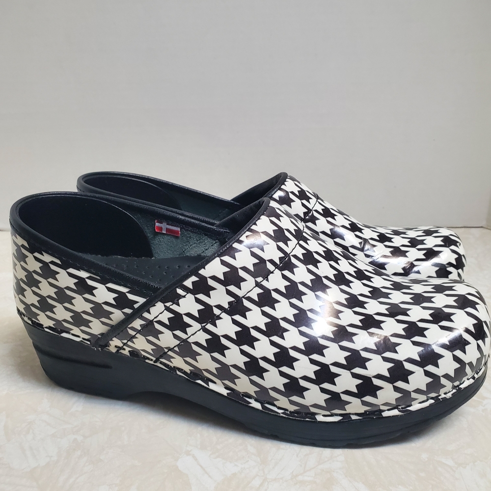 Sanita Houndstooth Patterned Clogs - image 3